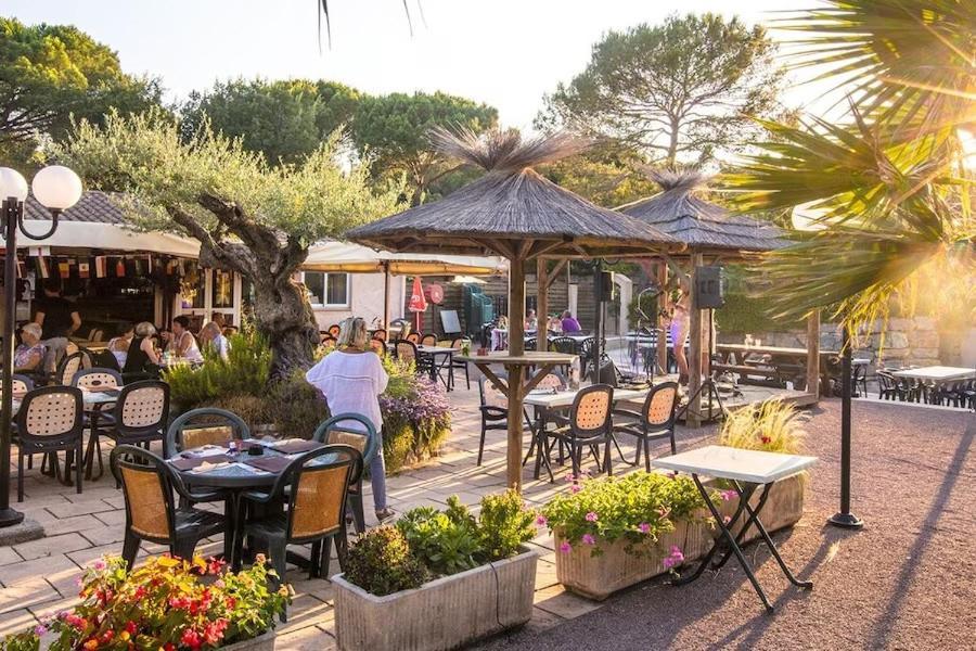Mobile Home 6-Pers Camping Lei Suves-Cotes D'Azur-Including Airco Roquebrune-sur-Argens Exterior photo